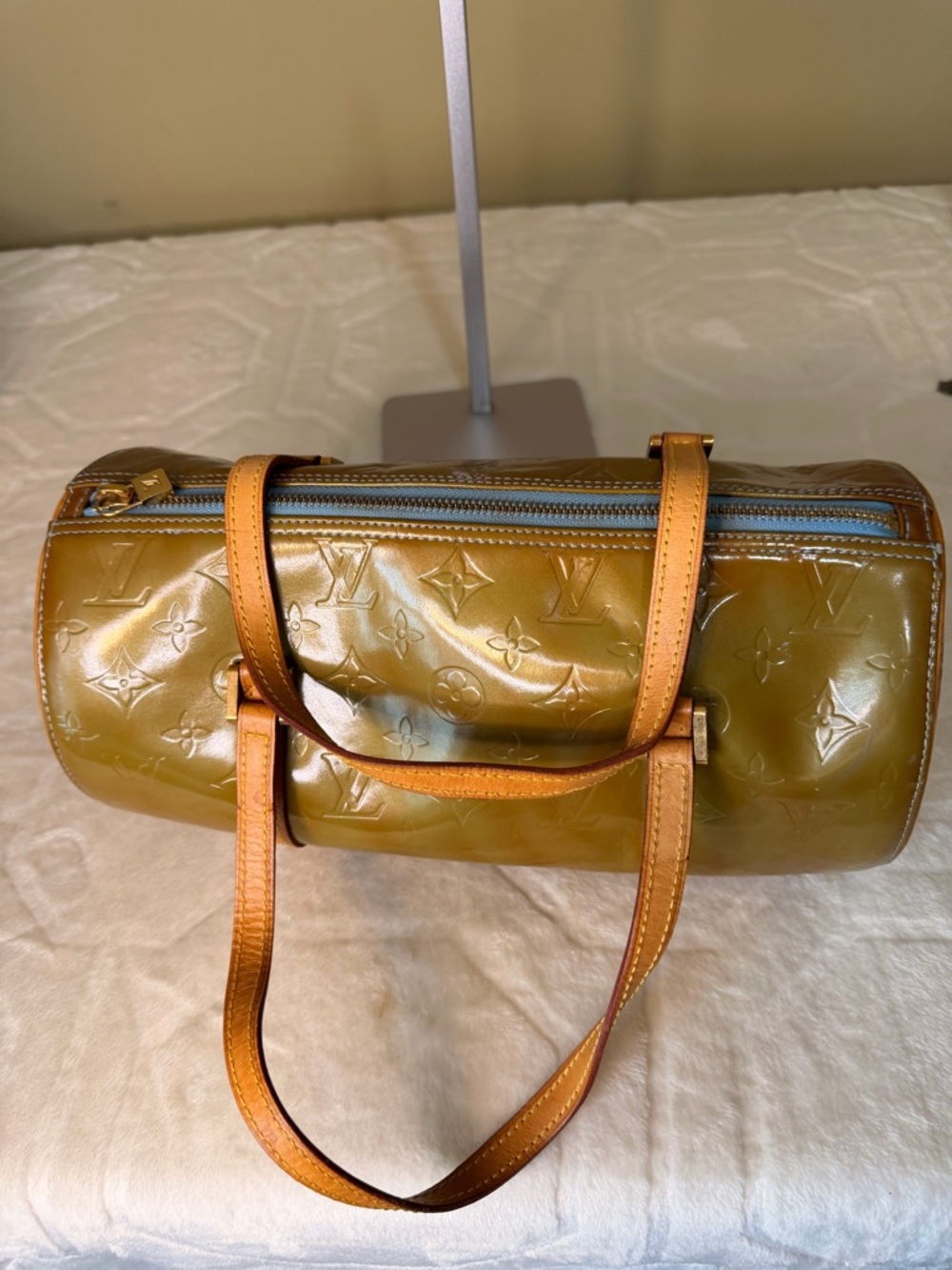Louis Vuitton Papillon 30 Bedford Green Monogram Vernis Bag - Picture 4 of 16